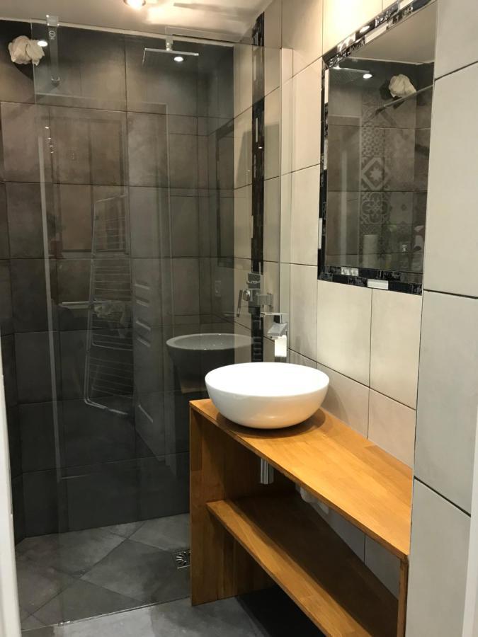Adorable Souplex Batignolles Parigi