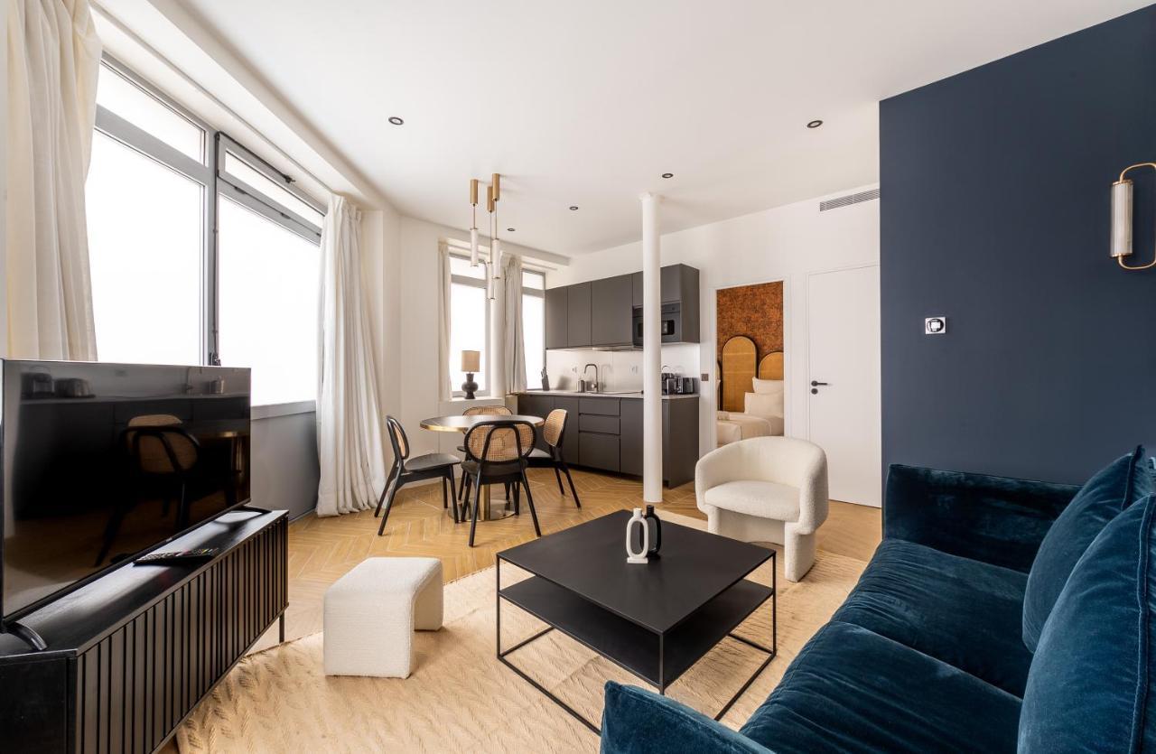 Lovely Close To Eiffel Tower Parigi