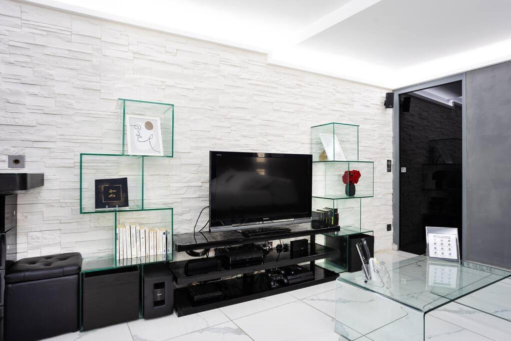 Modern Loft In Center! Appartamento
