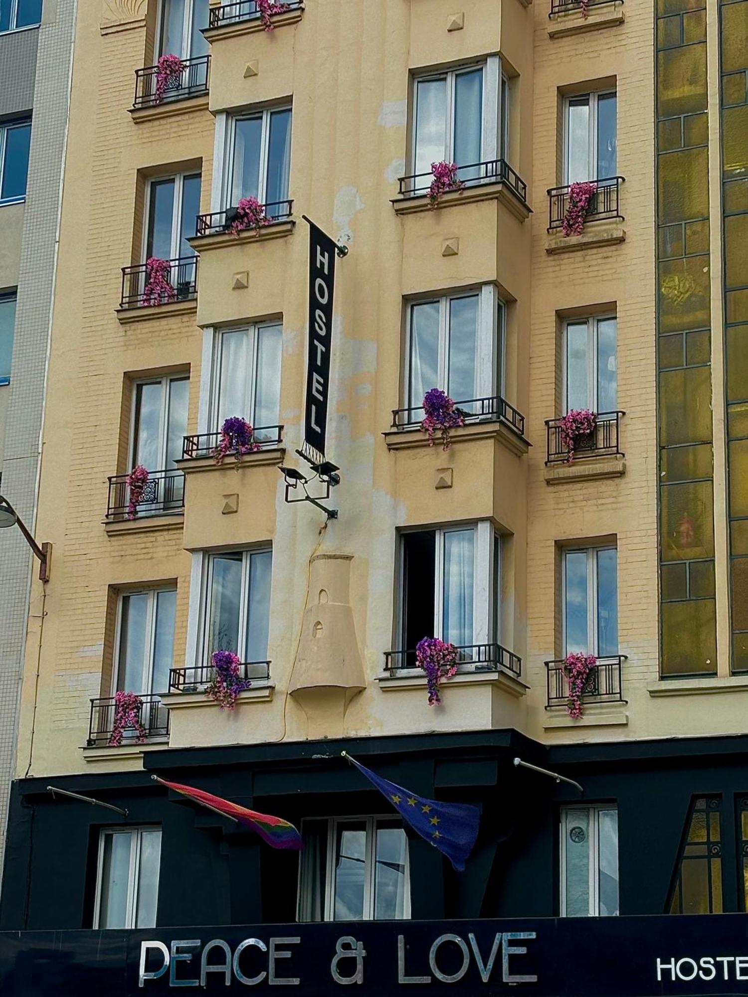 Peace & * Parigi