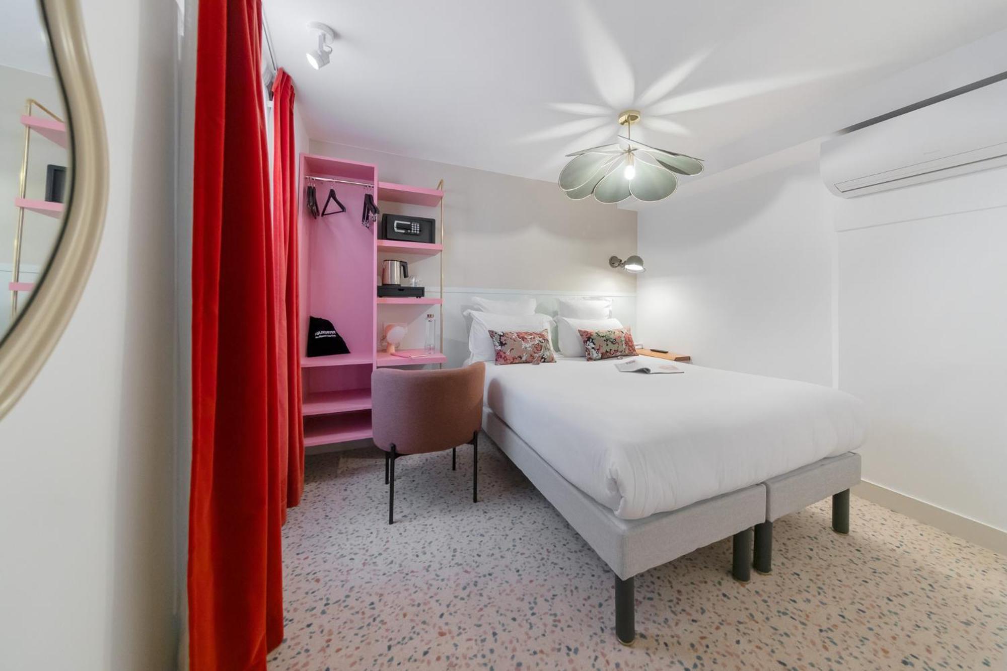 Hotel Trendy Canettes