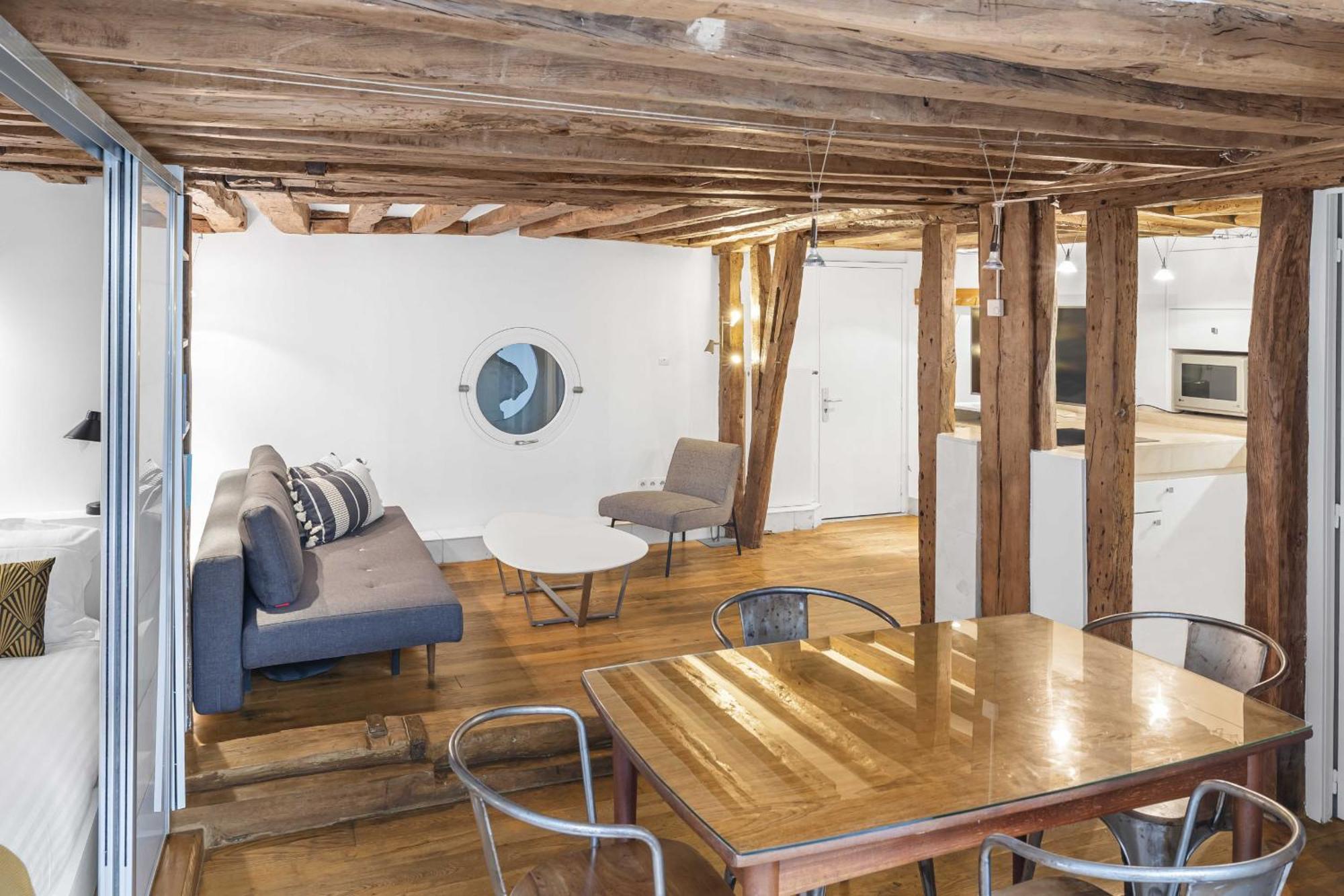 Caprice Amour Apartment *