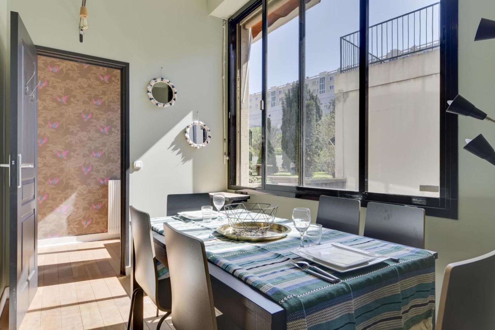 114 Deby - Superbe A Paris