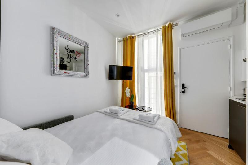 211 Yves Saint Laurent - Superb Appartamento Parigi