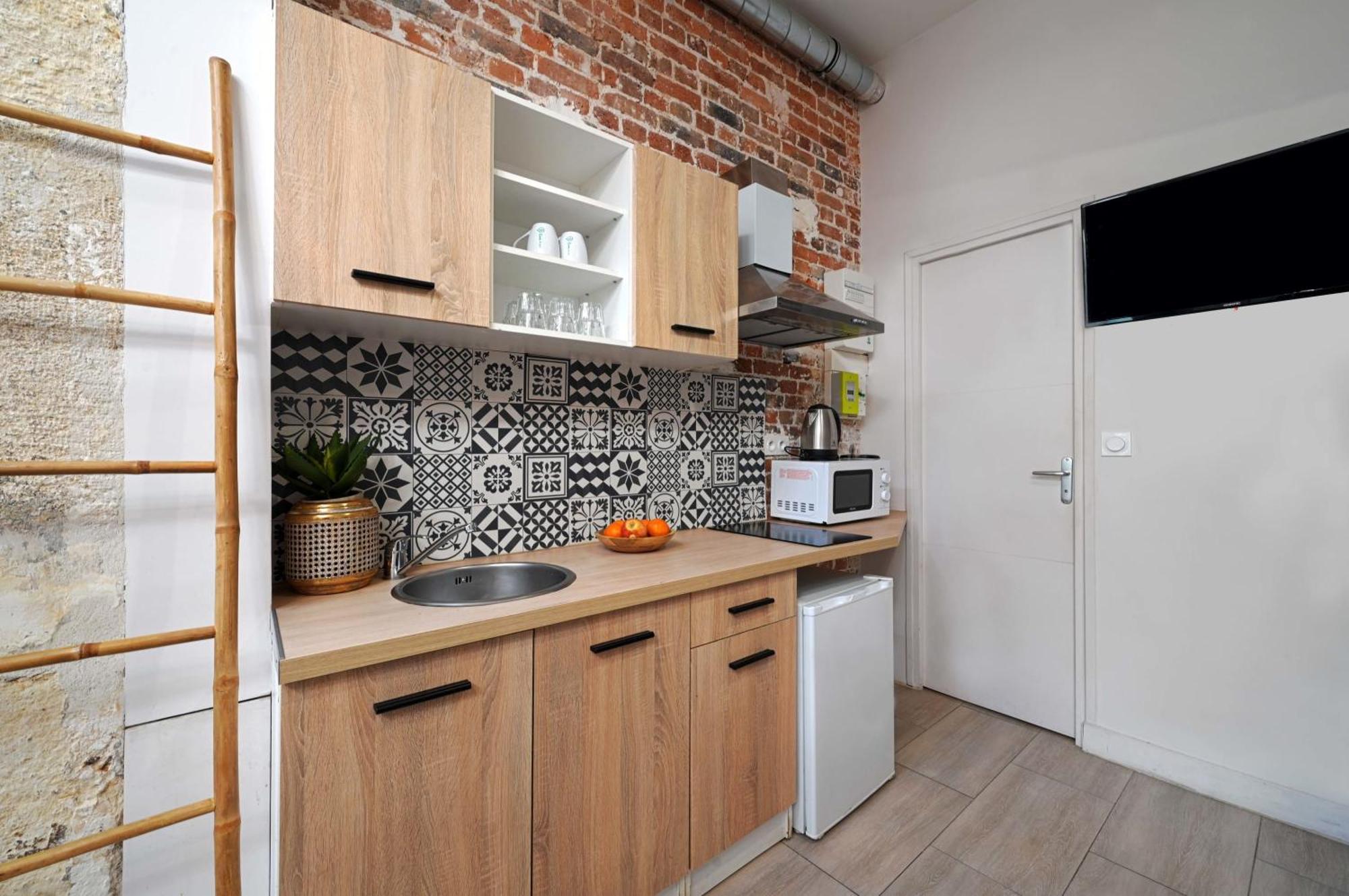 Appartamento 2 Bed Modern Fully Furnish Flat,close To Buttes Chaumon Park Parigi