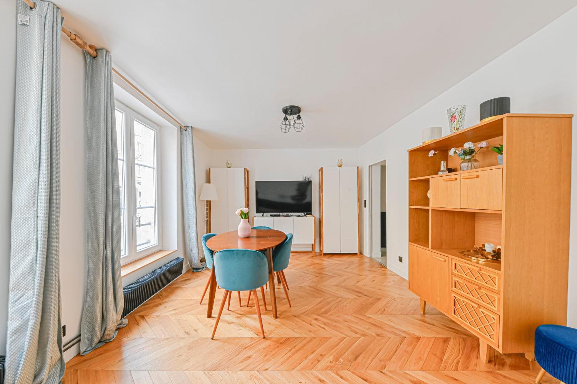 Apartment Pantheon Paris