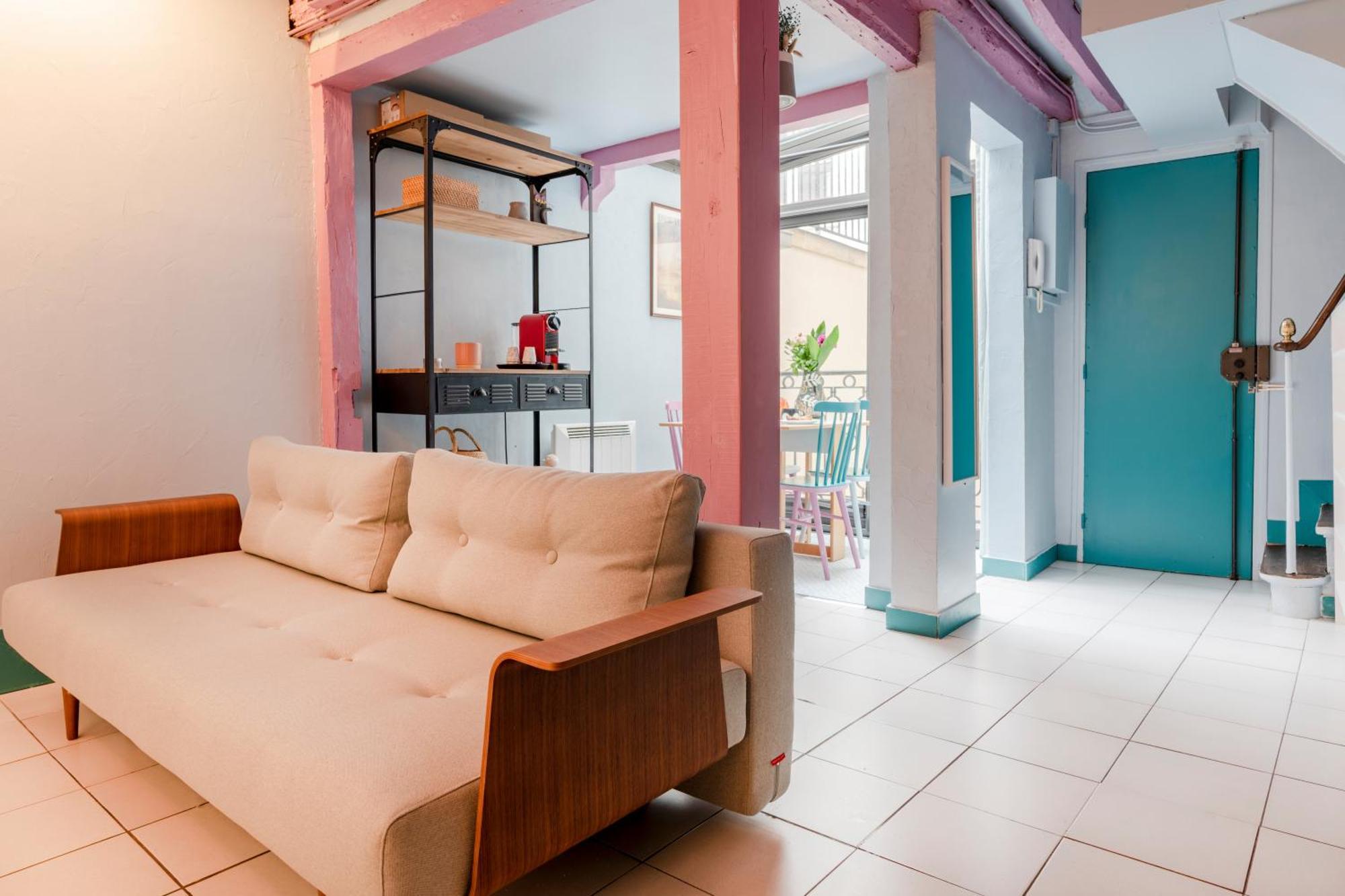Lovely Center Apartment