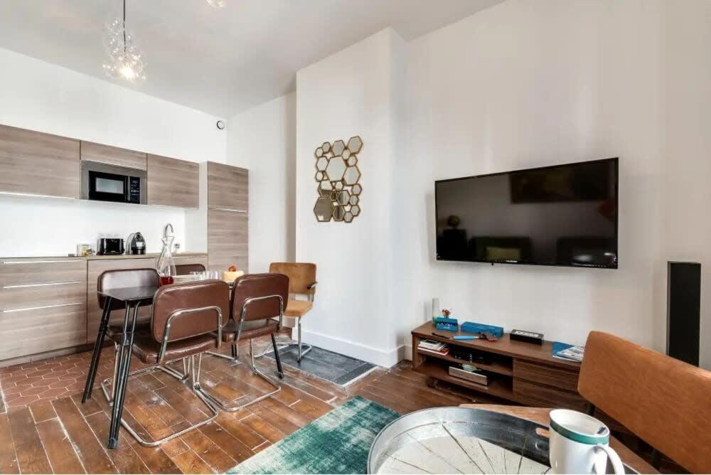 Apartment Renovated 2bd Next To Jardins Du Luxembourg Paris