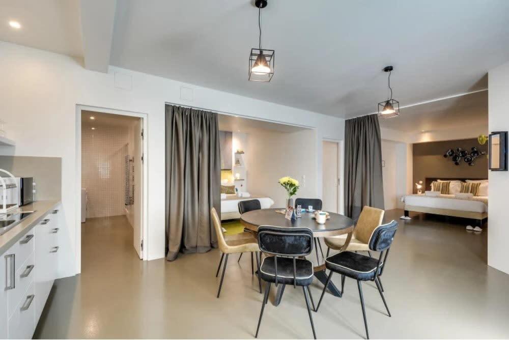 Appartamento Modern And Eclectic 3bd Duplex In Le Marais! Parigi