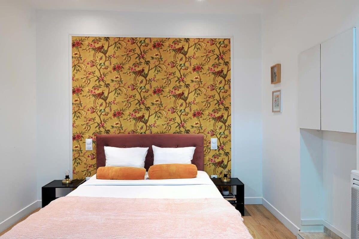 Apartment Modern Renovated Studio With A Touch Of Gilded Glamour Central Paris