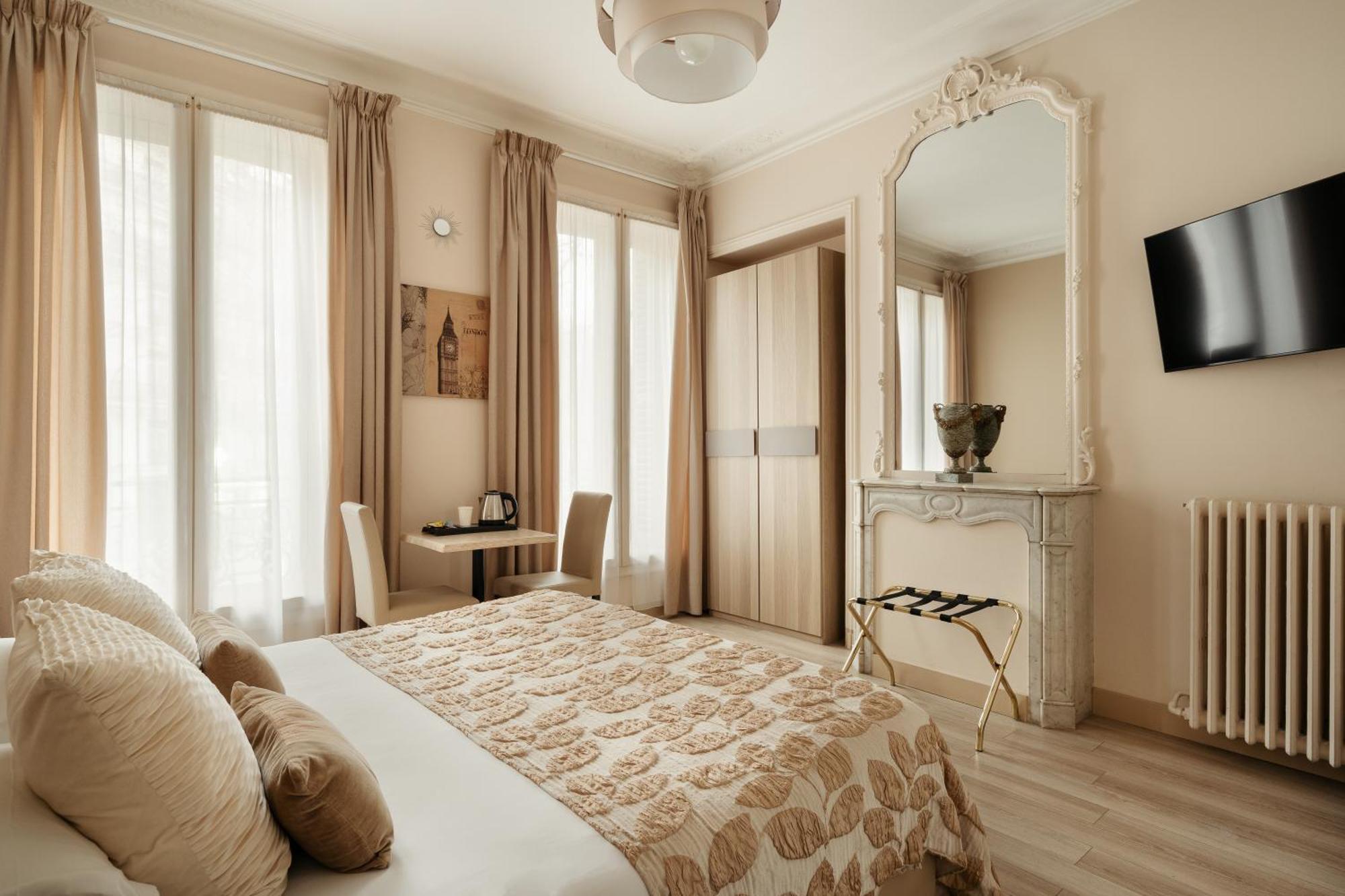 Hotel D'argenson 2*