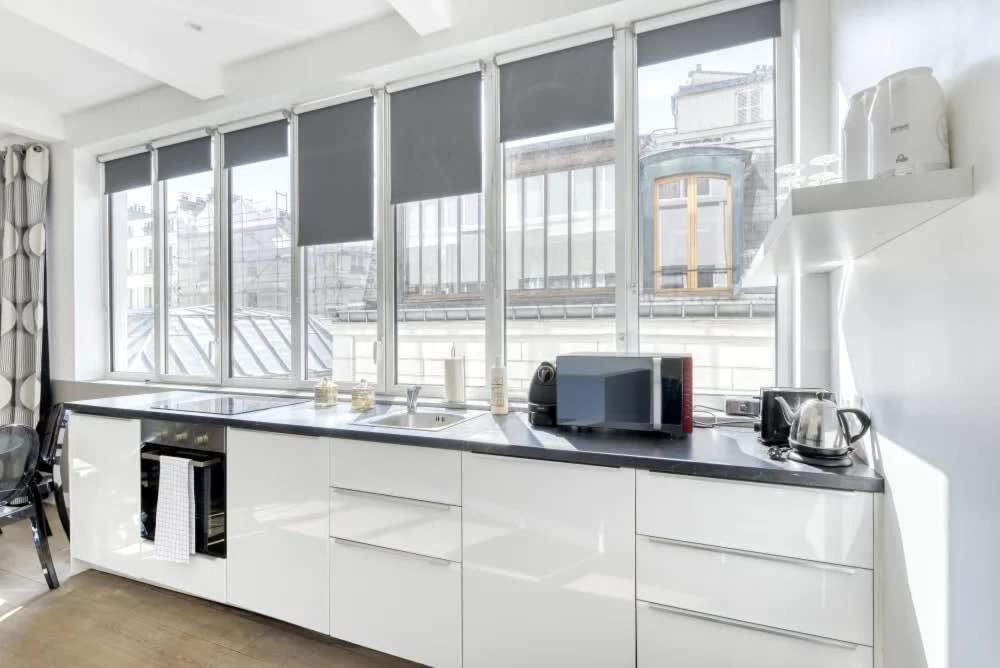 Apartment Montmartre Stylish And Bright 3bd With Terrace Paris