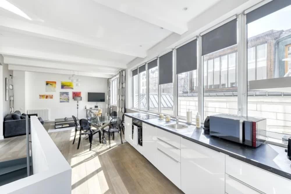 Montmartre Stylish And Bright 3bd With Terrace Paris