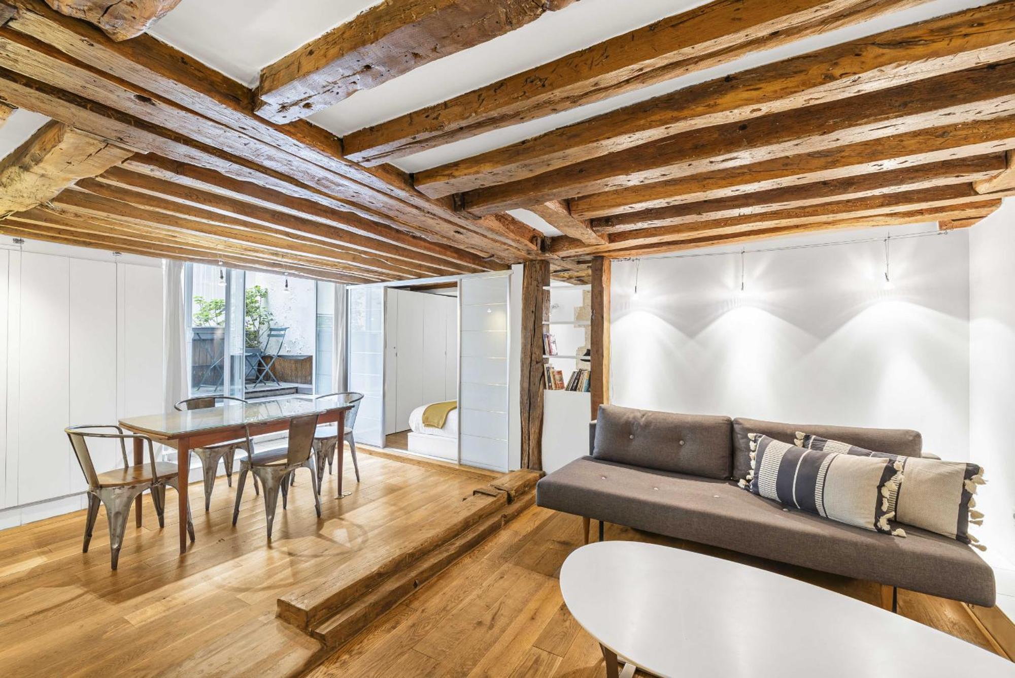 Caprice Amour Apartment