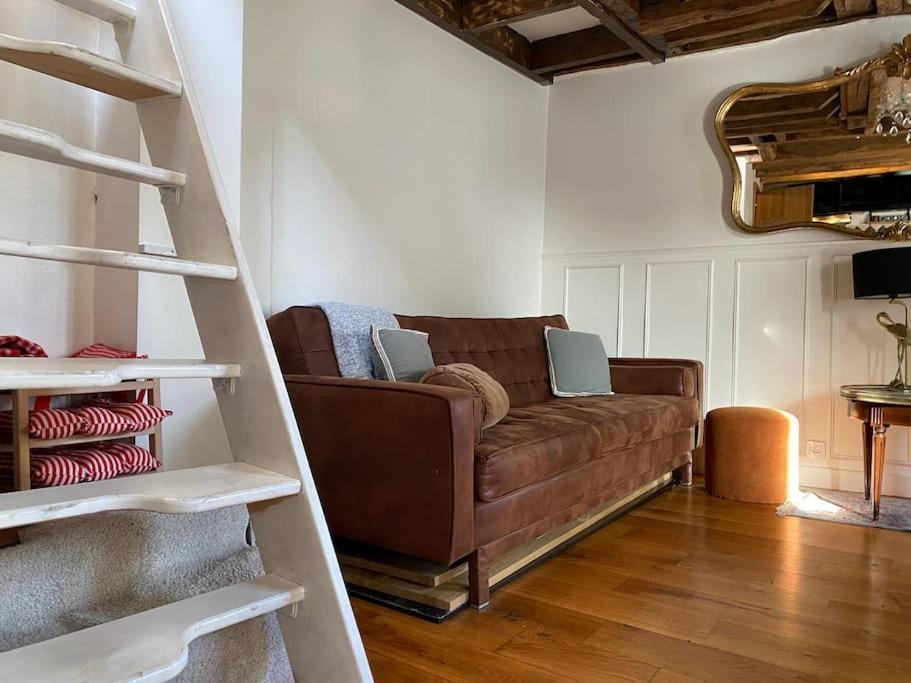 Duplex With Panoramic Views Over