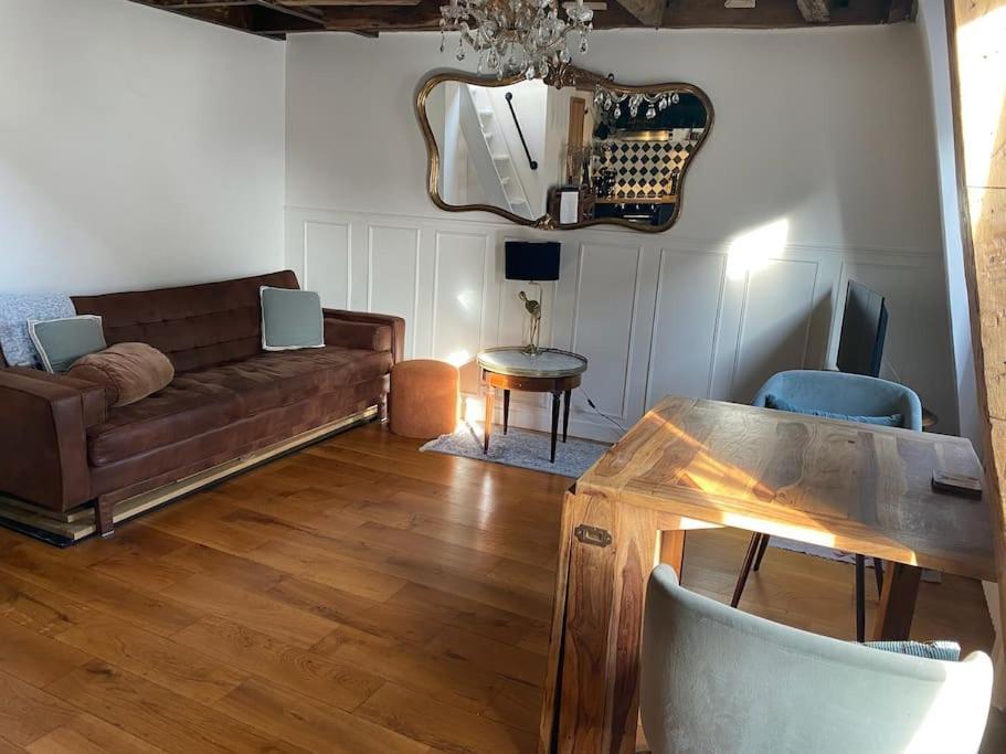 Duplex With Panoramic Views Over * Parigi