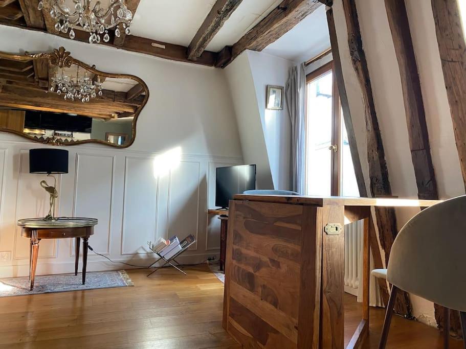 Duplex With Panoramic Views Over Parigi