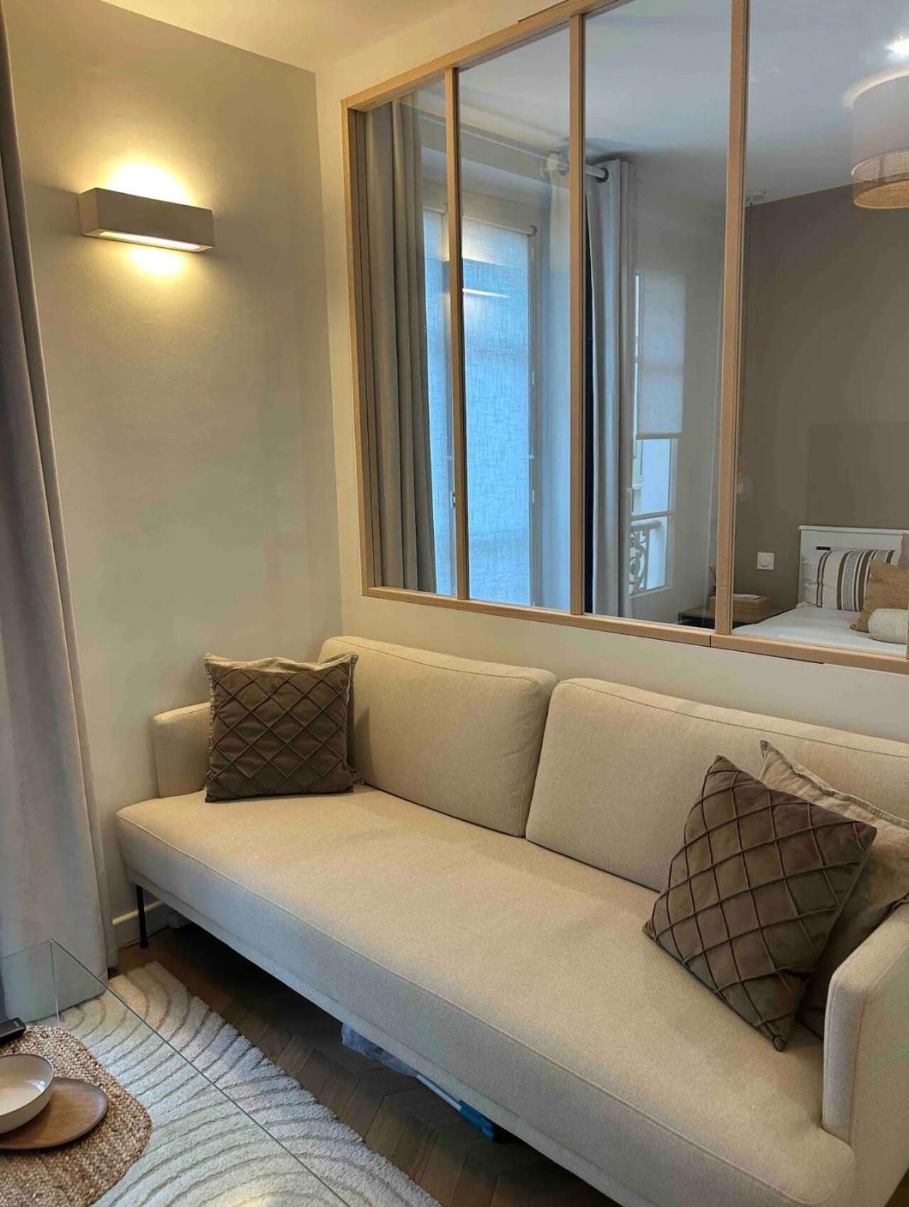 Cocooning & Cosy In Center 17 Apartment