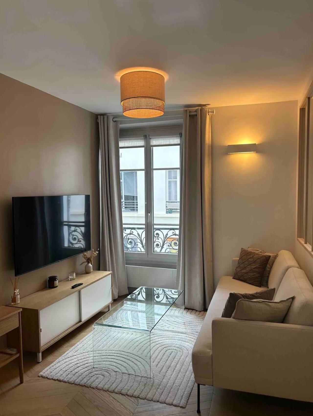 Cocooning & Cosy In Center 17 *