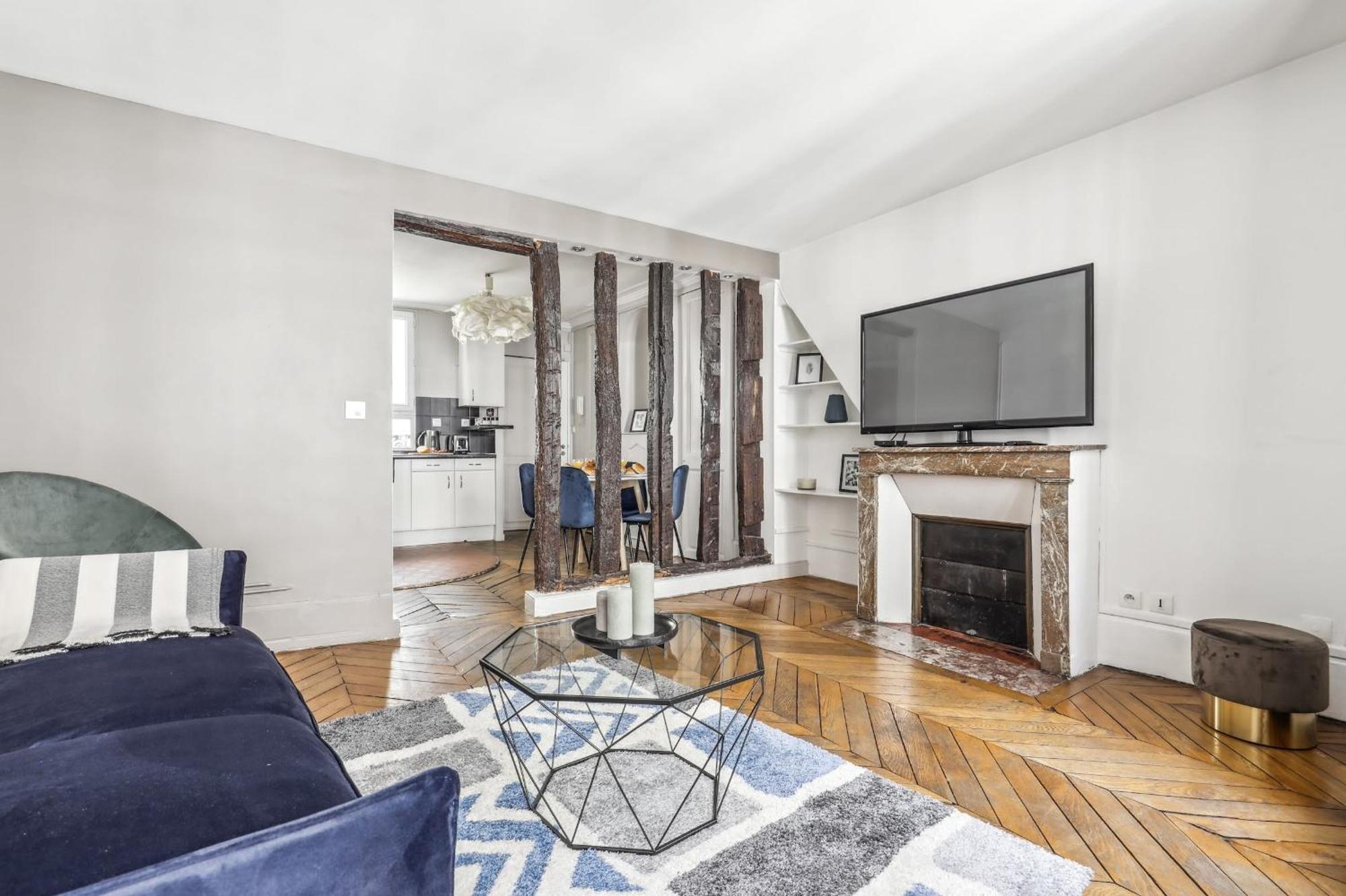 Le Marais 1br Place Saint * Paris