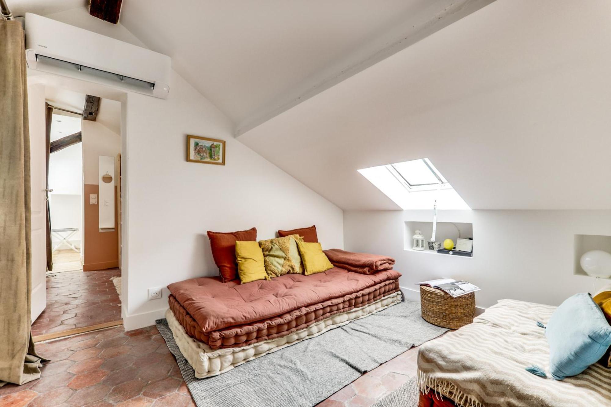 De Charme Sous Les Toits Apartment *