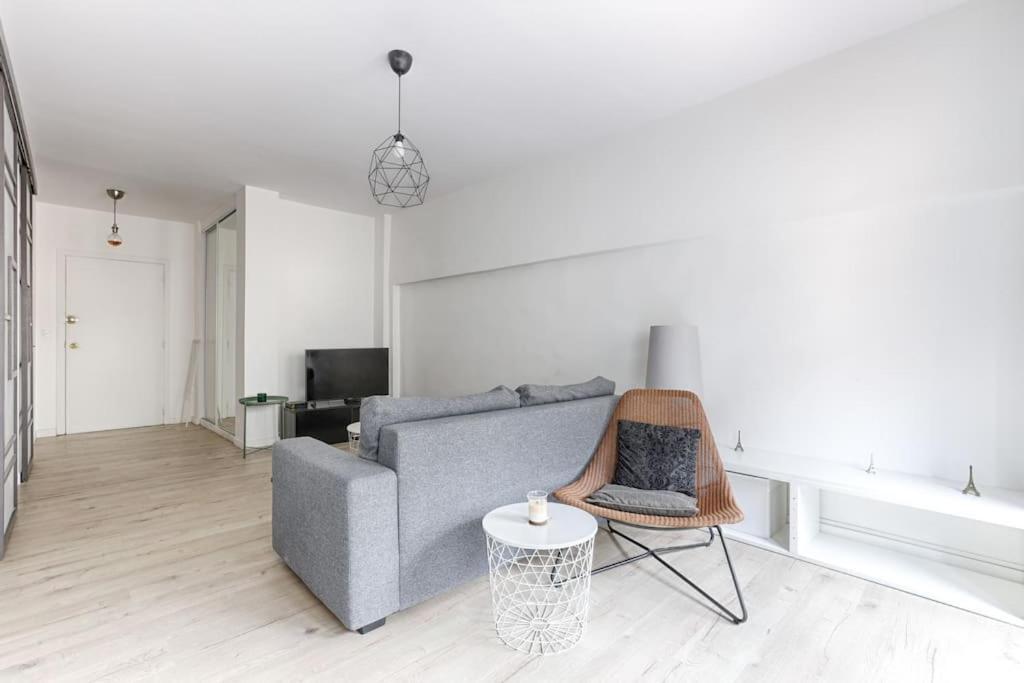 Appartamento Champs Elysees Haussmann Charming 1br *