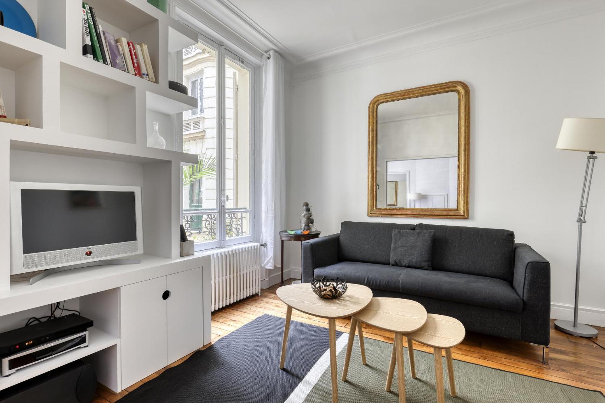 Perfect T2 At The Foot Of The Eiffel Tower-paris 7 Parigi