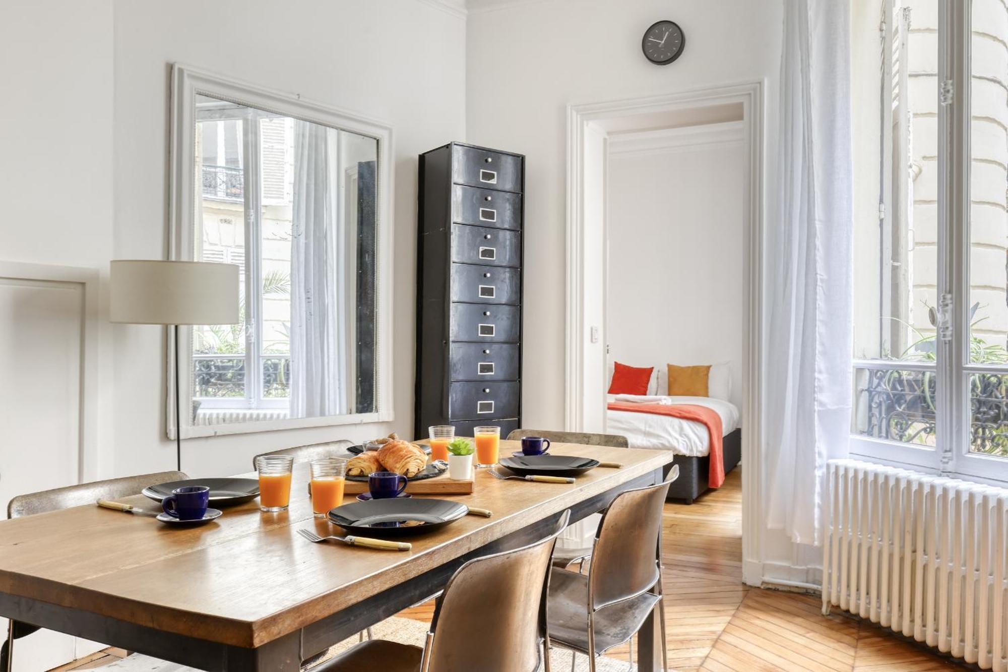 Perfect T2 At The Foot Of The Eiffel Tower-paris 7 * Parigi