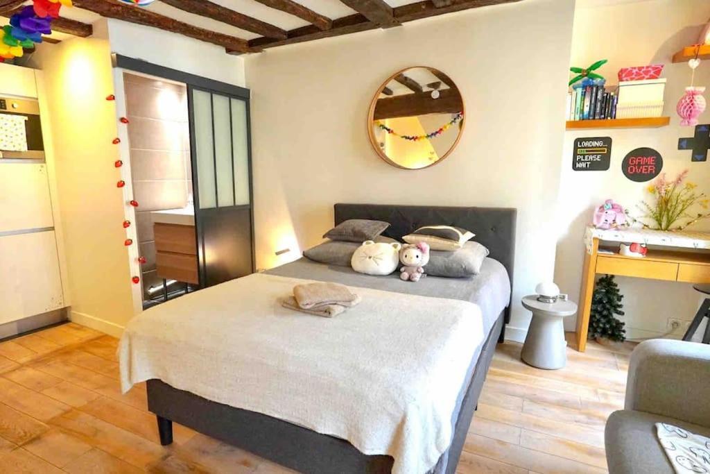 Modern Designed Apartment@ Beaubourg Apartment Paris