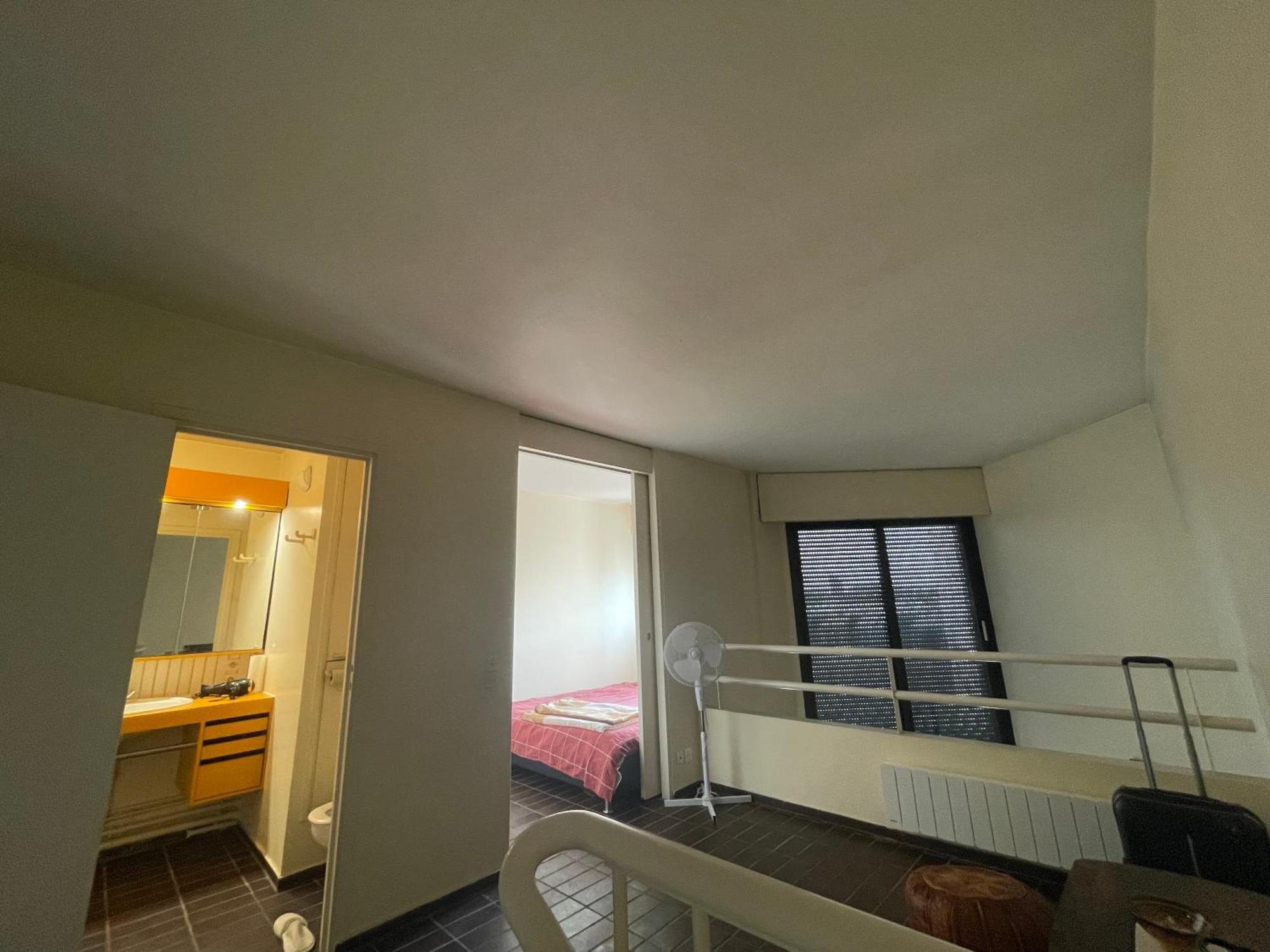 Alloggio in famiglia Etage D'un Duplex Au 17eme Arr De , Vue Sur Le Defense, A 10min Des Champs Elysee