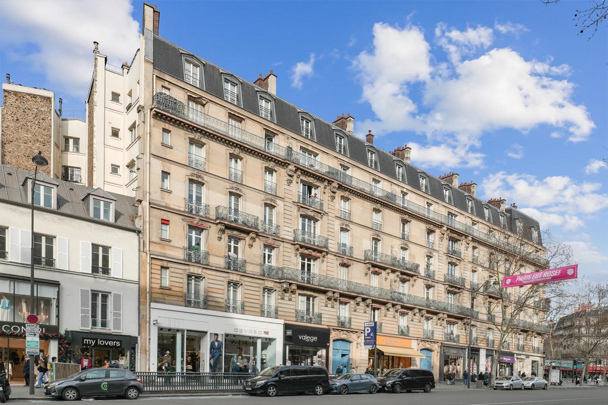 De Standing Proche De L'avenue Des Champs Elysées By Weekome