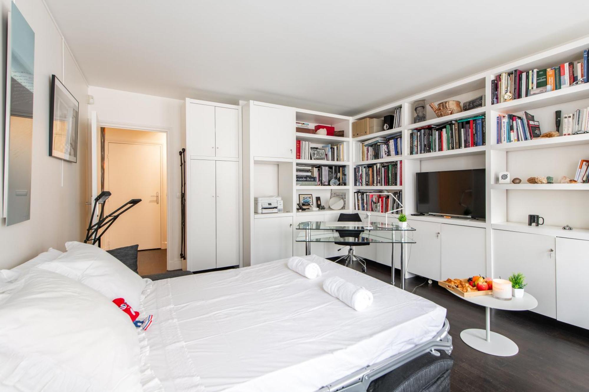 Charming 4 Guests At Galeries Lafayette And Printemps 9th Ard With Air Conditioning * Parigi