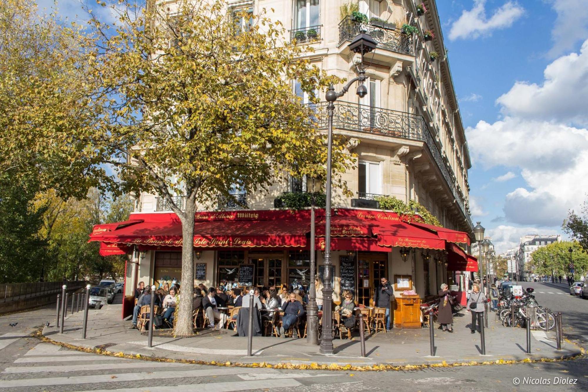 Ile Saint-louis Apartment *
