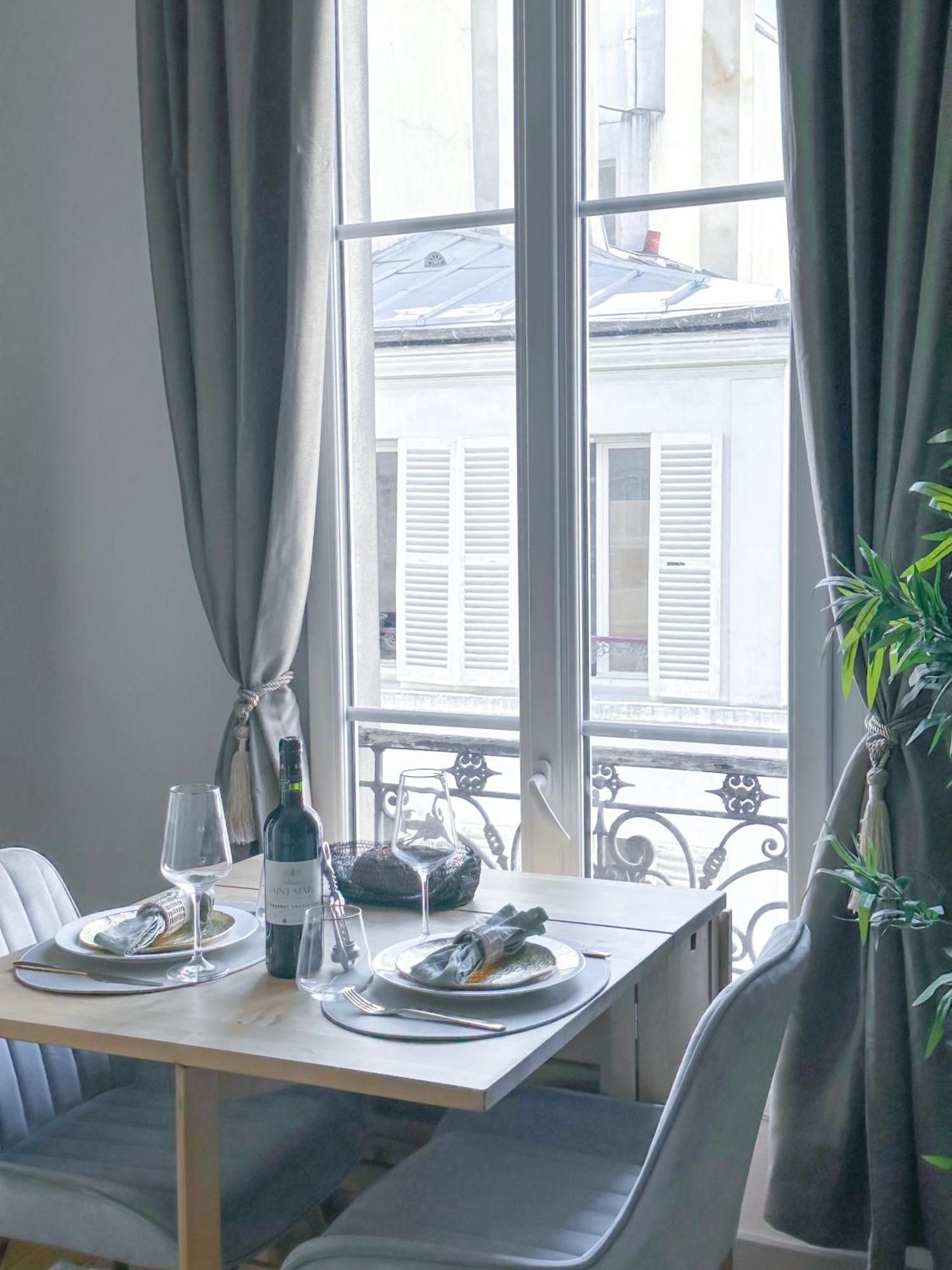 - Buttes Chaumont's Park -entire Flats Apartment Paris