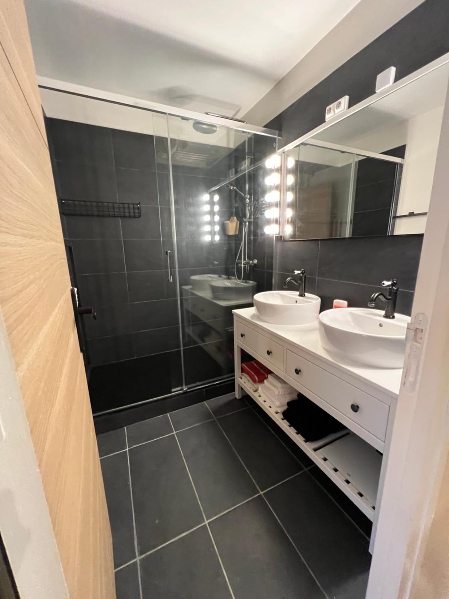 Apartment Parisnicostay - Cosy 4 Bedrooms Flat Seine River *