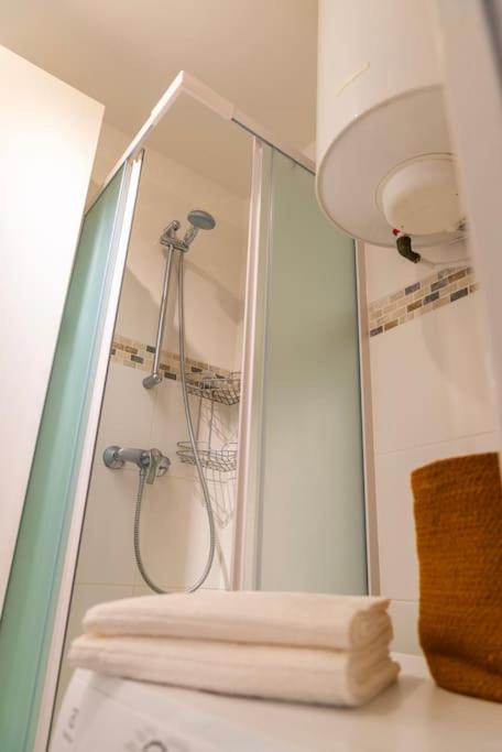 Cozy Studio Batignolles 2p *