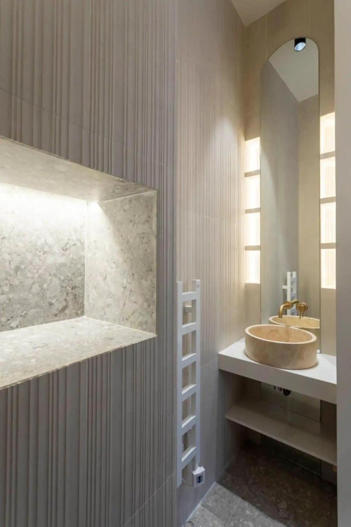 Tour Eiffel - Champ De Mars Exquisite 3bd 3bth *