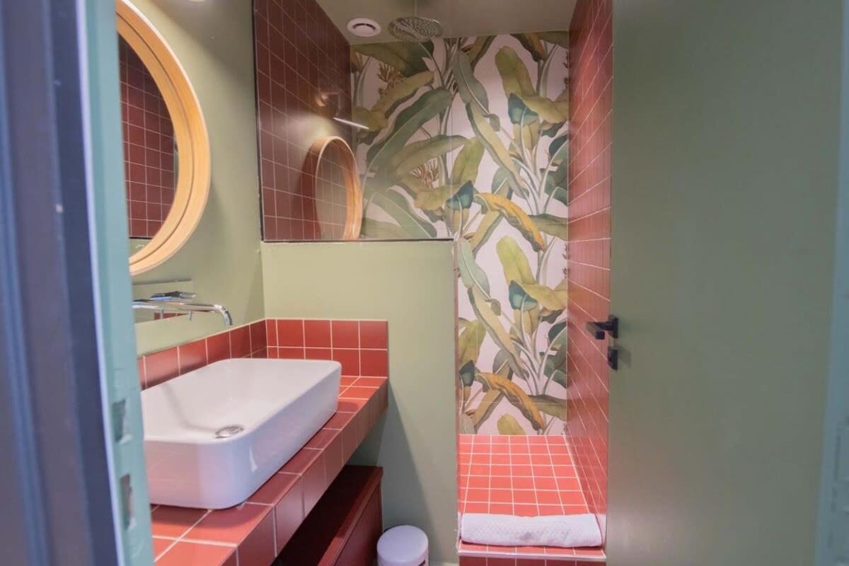Recently Renovated 3bd Next To Invalides