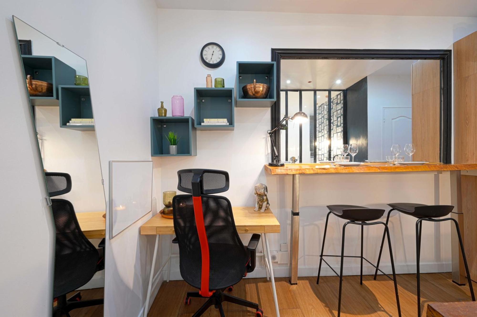 Fabulous Comfortable Studio With Updated Finishes And Design Next To Champ De Mars Parigi