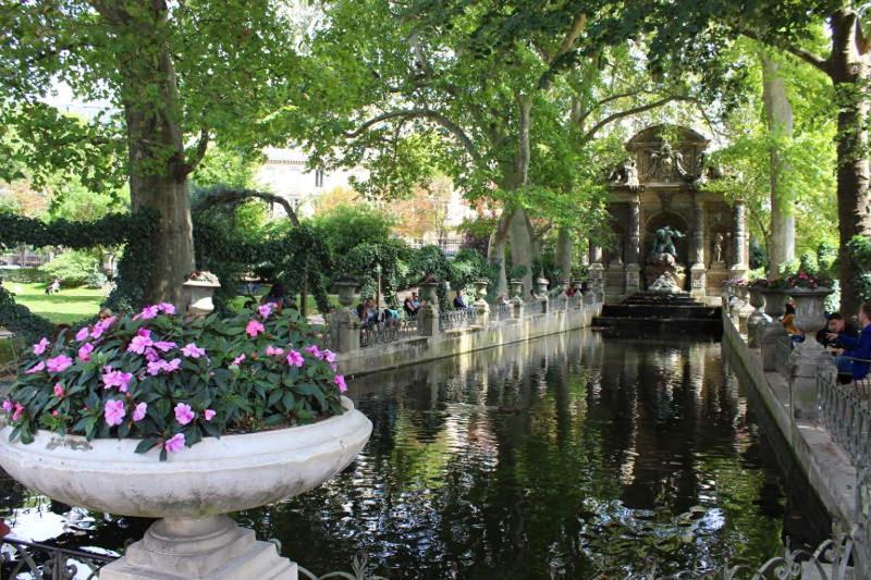 Exclusive Parisian Palace *