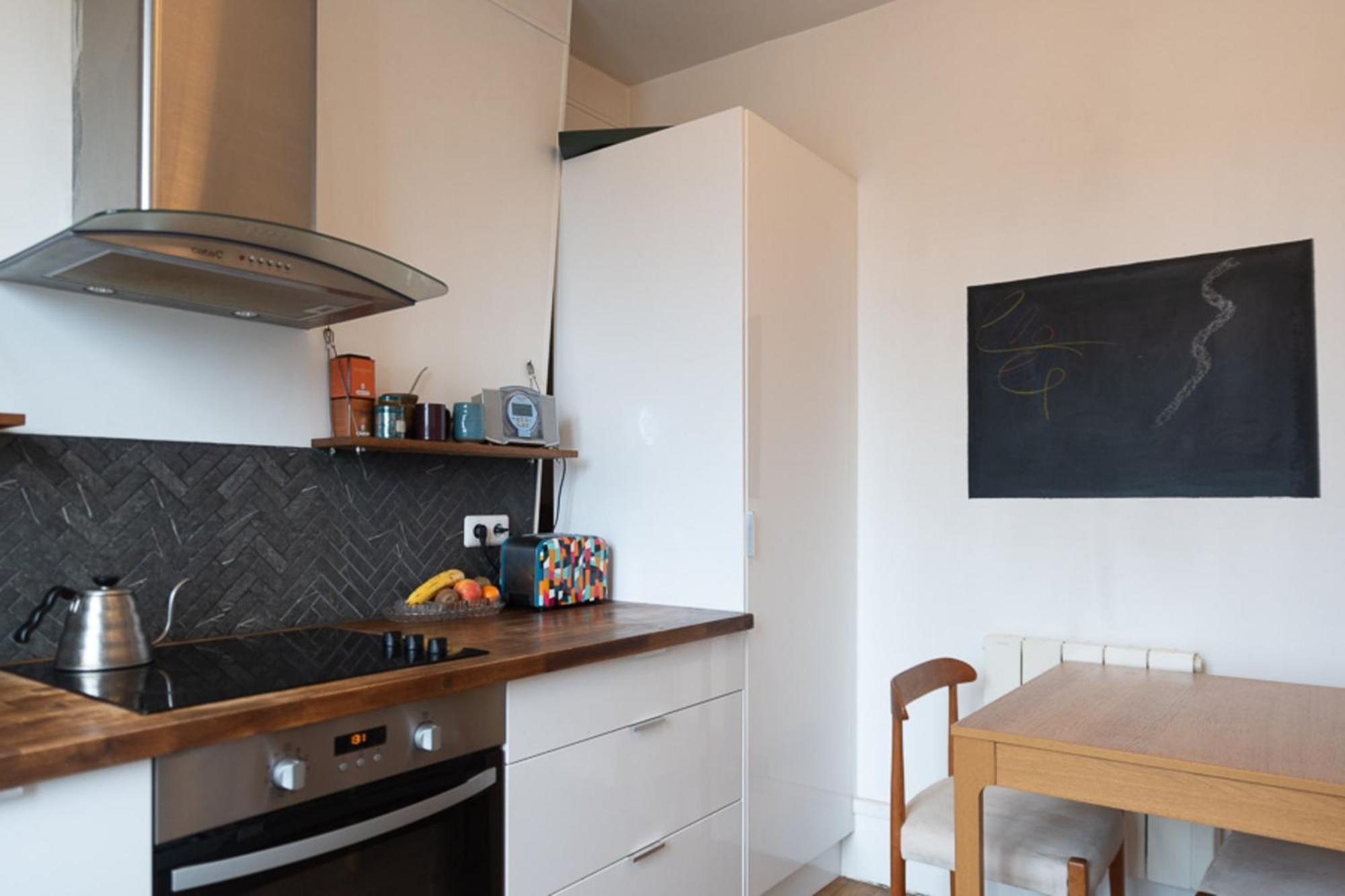 Love Cocoon With Balcony Apartment *