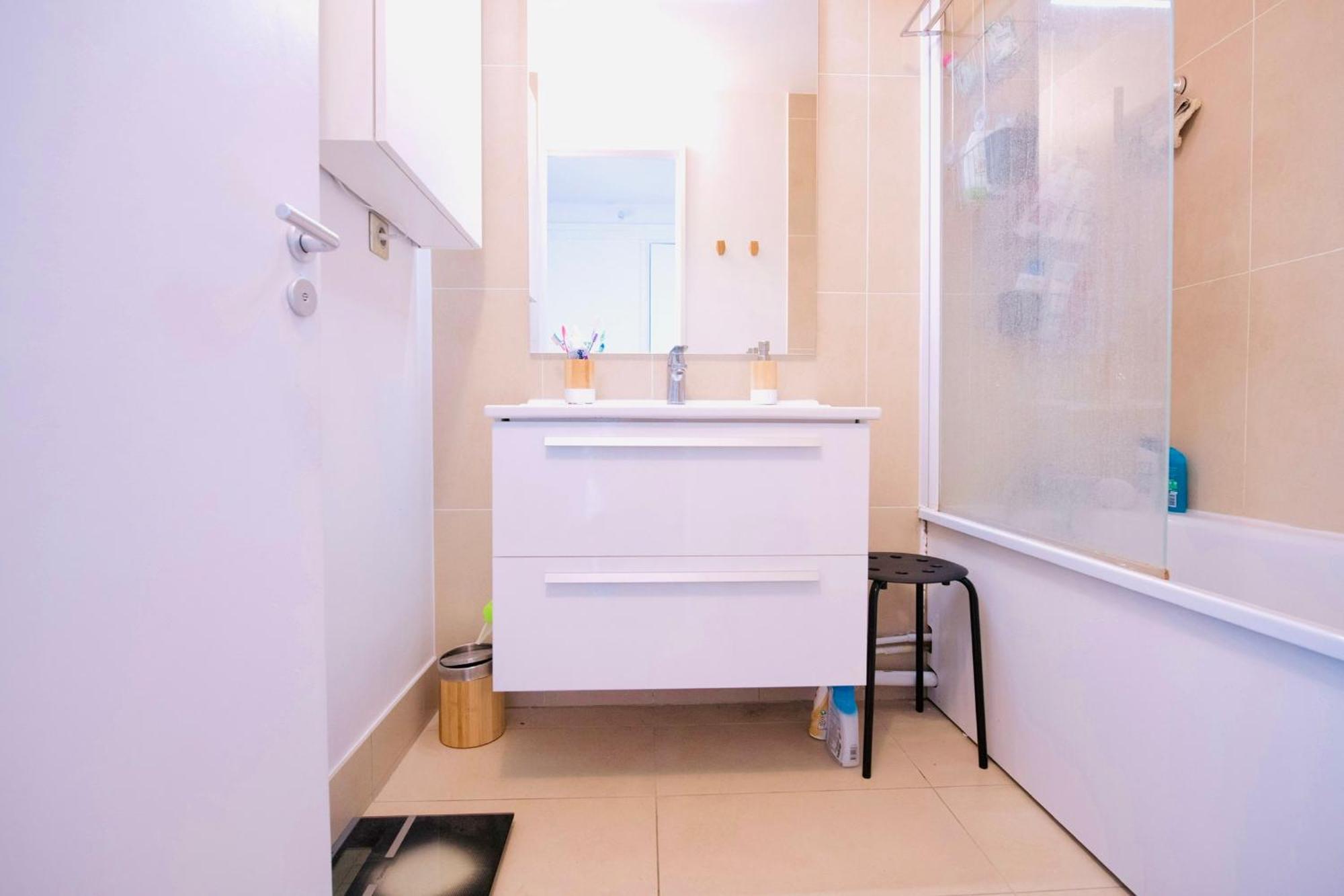 2 Private Bedrooms, Montparnasse Station Alloggio in famiglia Parigi