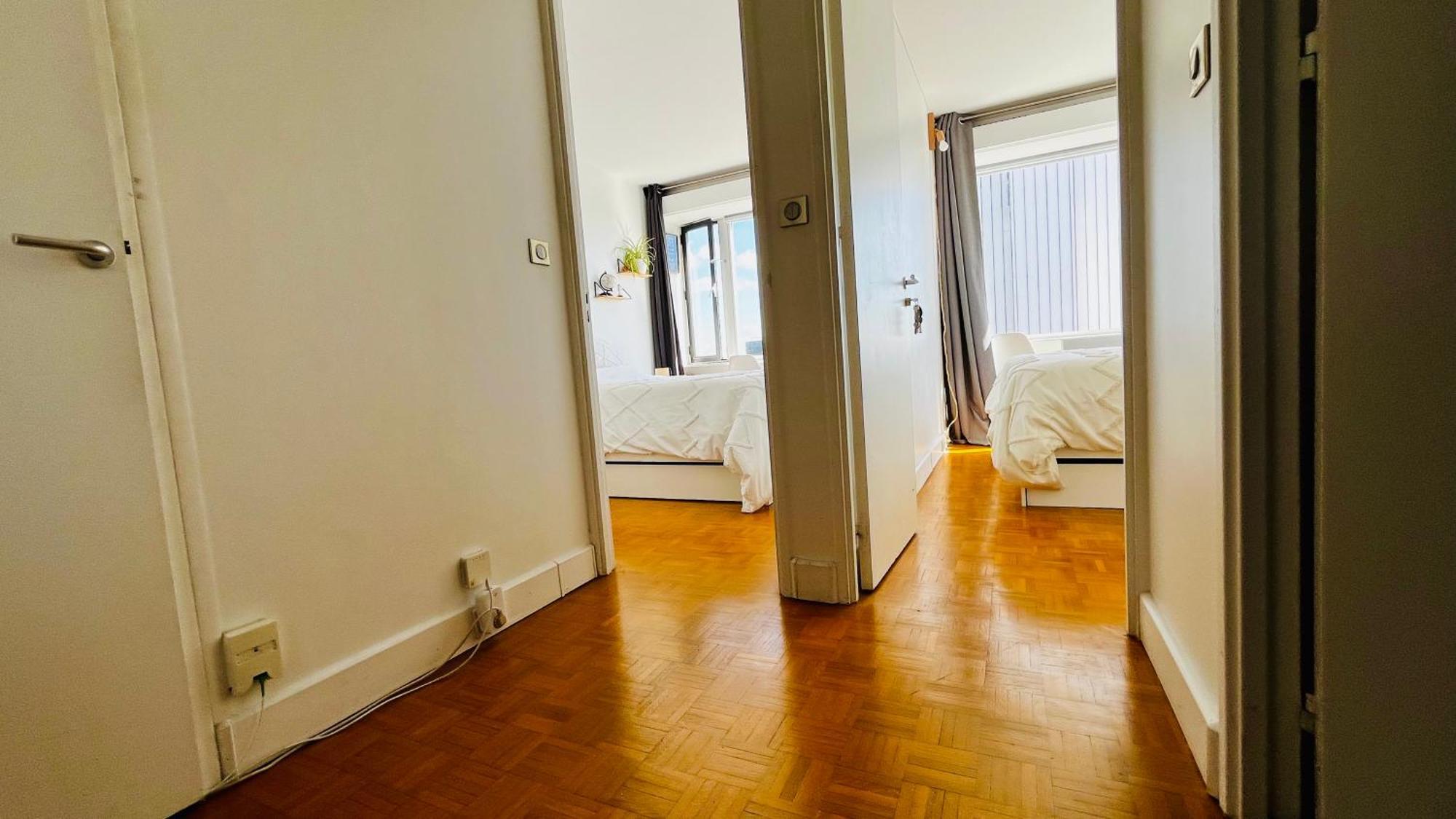 2 Private Bedrooms, Montparnasse Station * Parigi