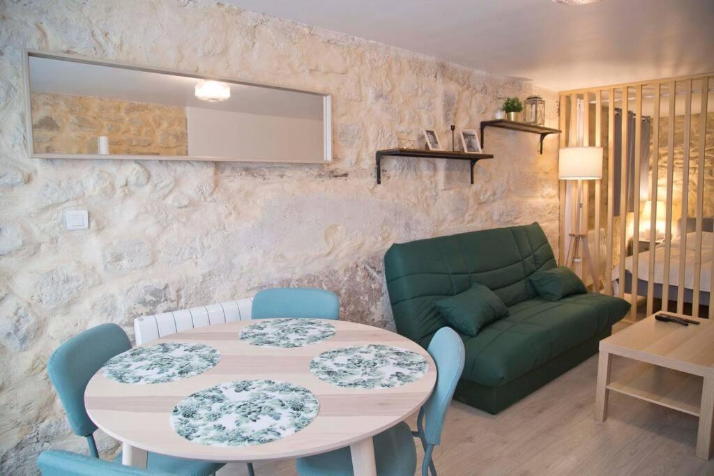 Apartment In The 5th *