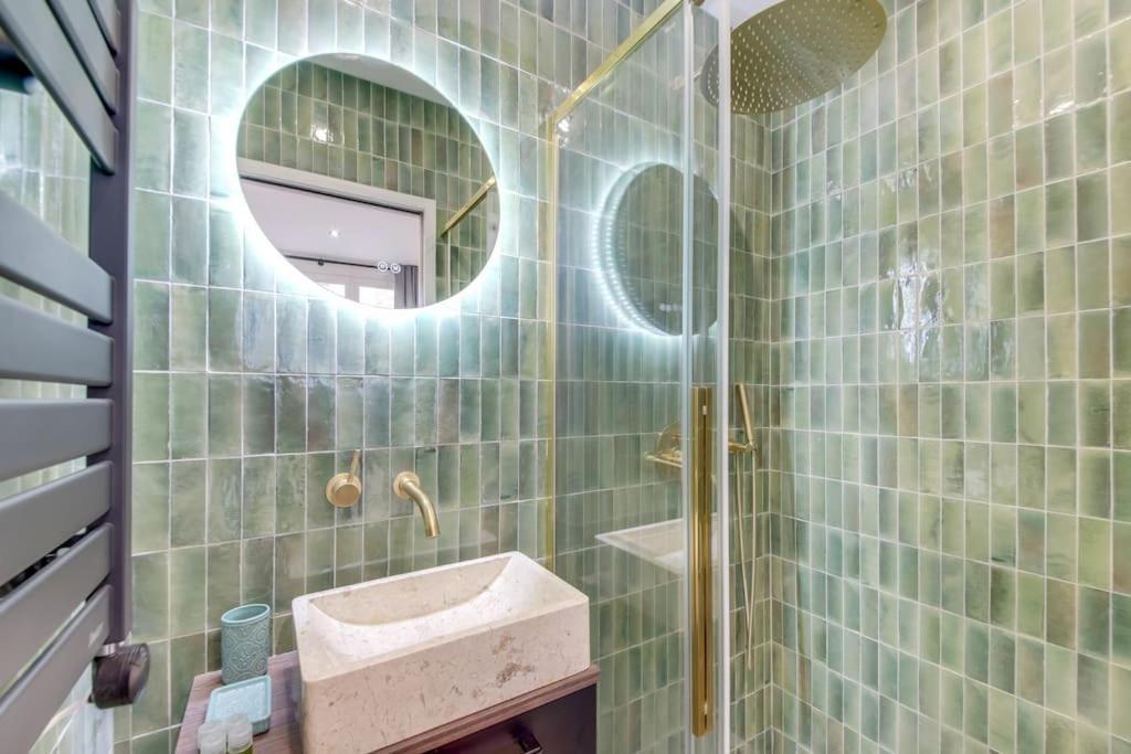 Luxueuse Maisonnette Au Coeur De Batignolles 17eme Casa vacanze *