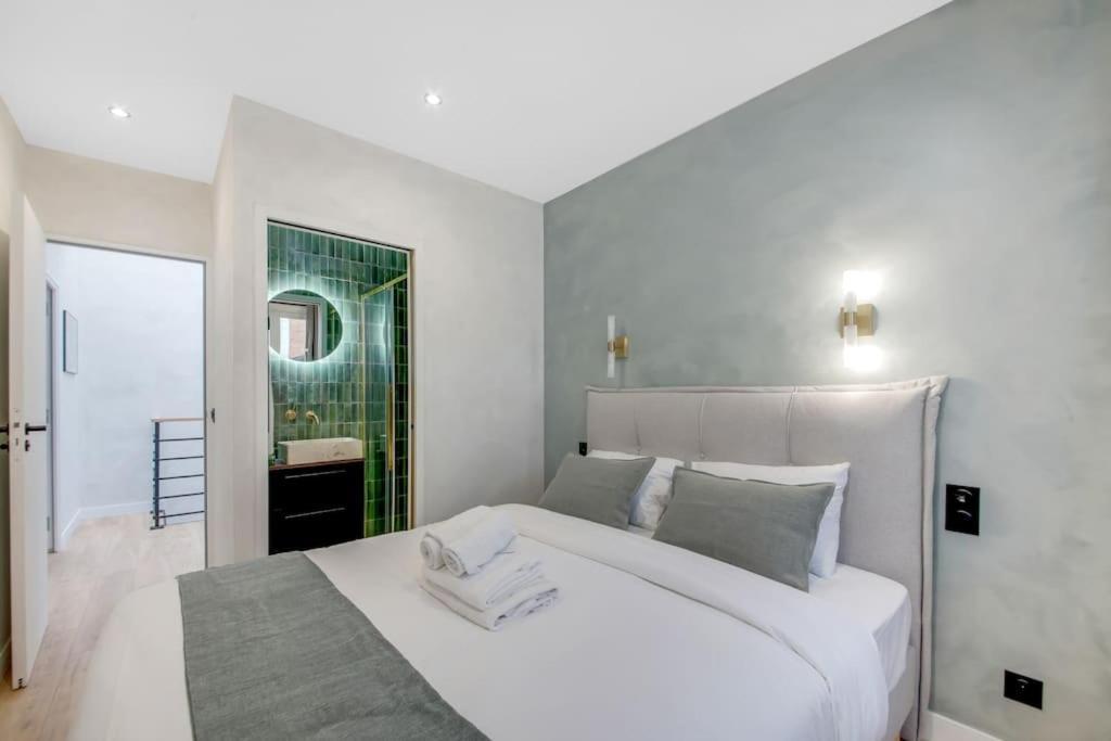 Luxueuse Maisonnette Au Coeur De Batignolles 17eme Casa vacanze Parigi