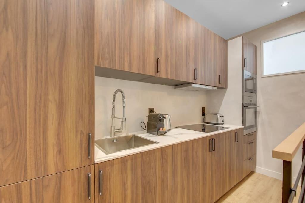 Luxueuse Maisonnette Au Coeur De Batignolles 17eme Casa vacanze Parigi