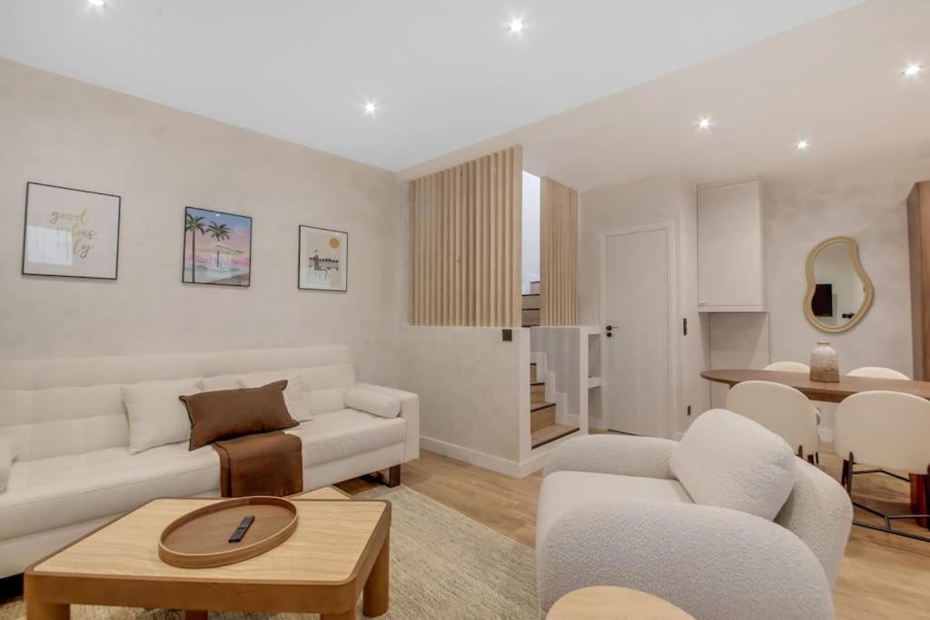 Luxueuse Maisonnette Au Coeur De Batignolles 17eme Parigi