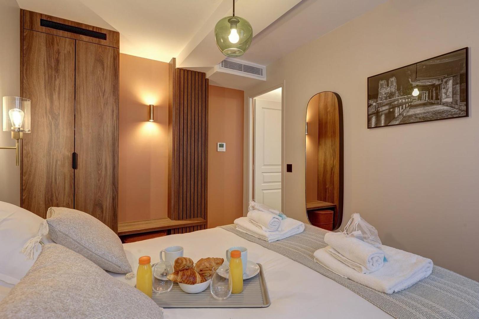 367 Fondary 1 - Superb In Parigi