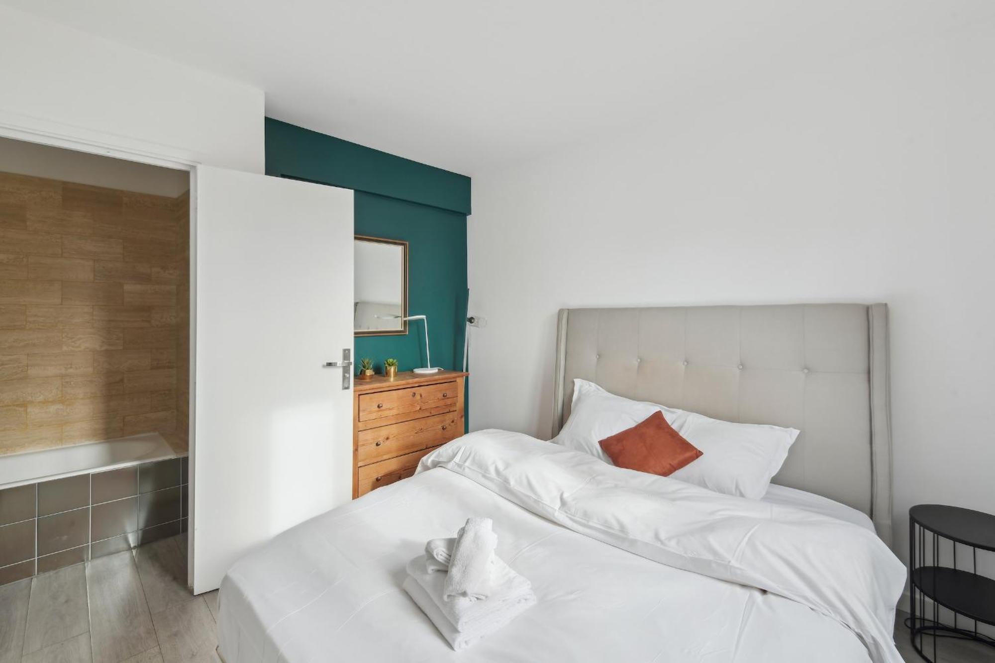 1br Near Historic Sites - Cityapartmentstay Paris